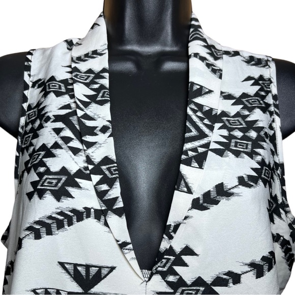 Aztec Graphic Tank - Picture 3 of 5